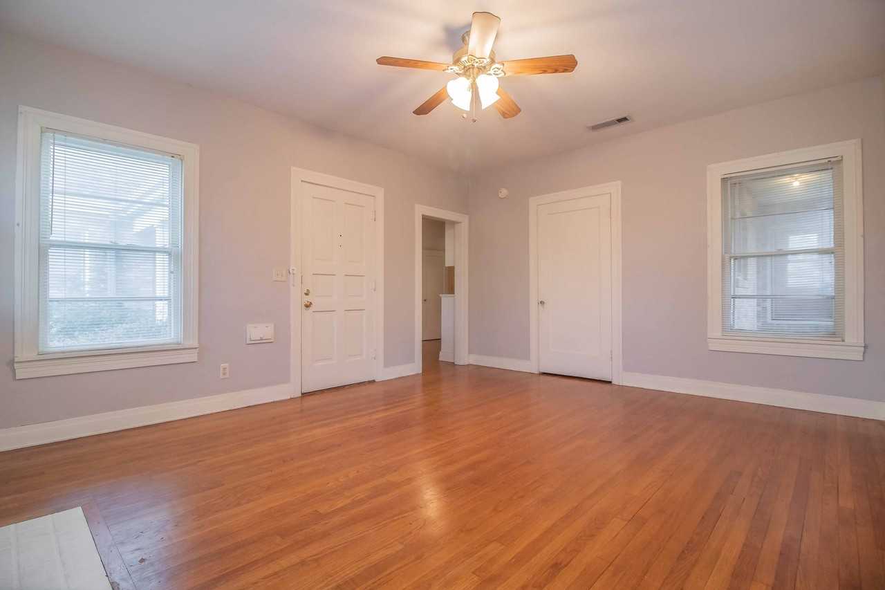 4411 Pershing Ave - Photo 6 of 22