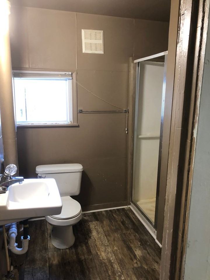 1108 W Wall St - Photo 4 of 5