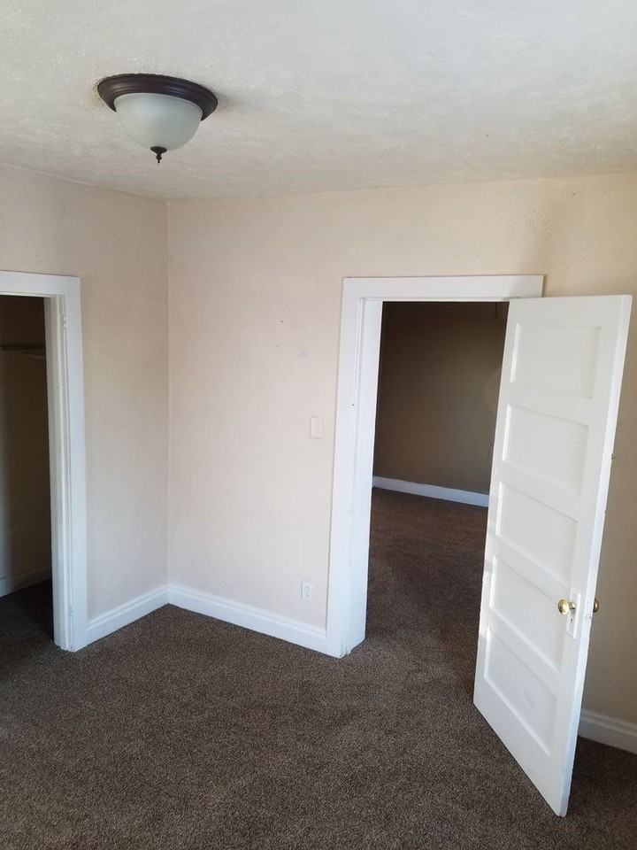 1108 W Wall St - Photo 5 of 5