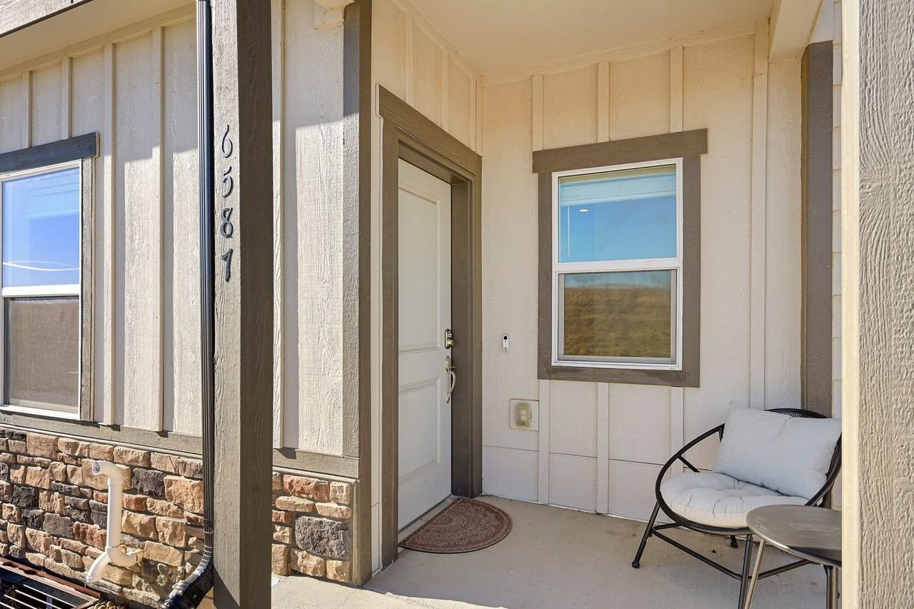 6587 Rubicon Hts - Photo 2 of 34