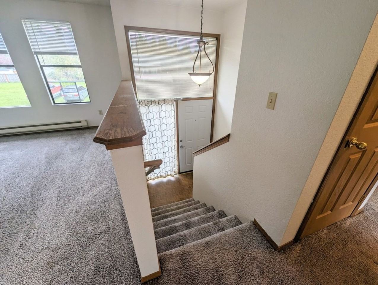 11710 25th Ave Se - Photo 4 of 26