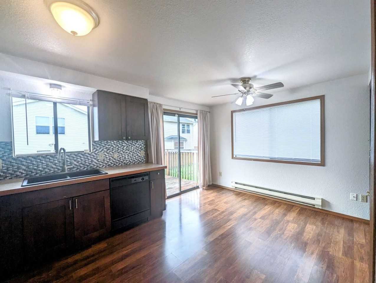 11710 25th Ave Se - Photo 7 of 26