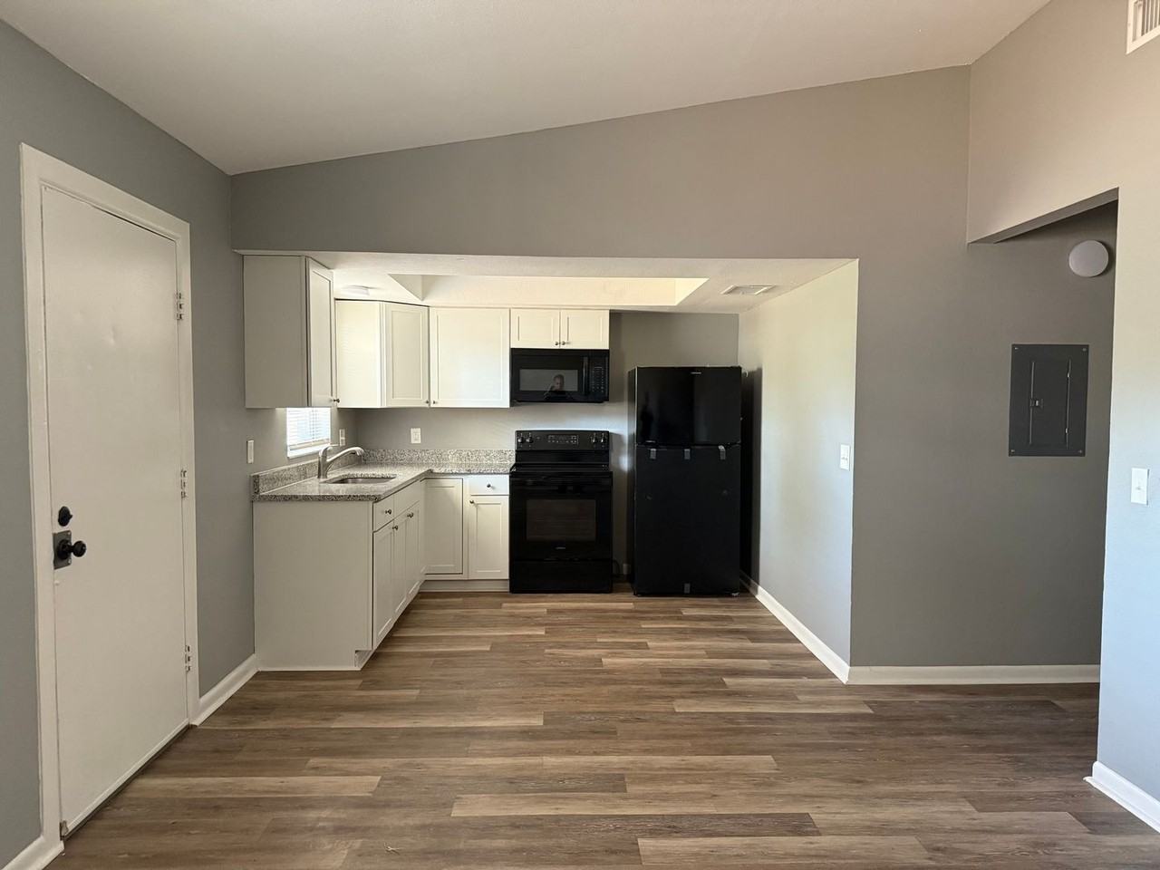 5401 65th Ave N #C - Photo 7 of 19