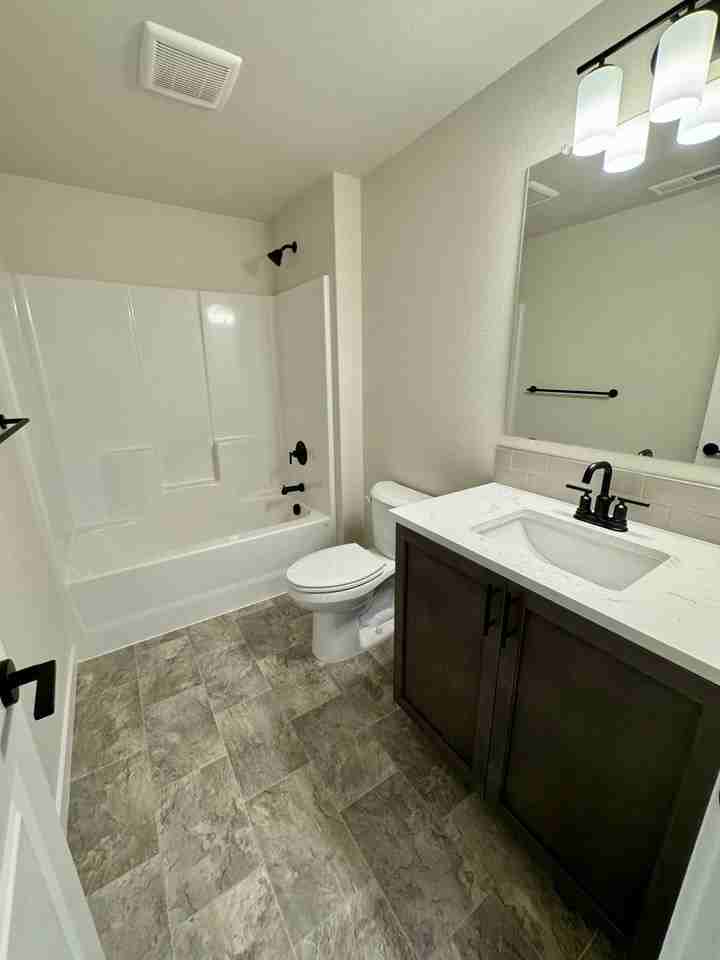 2369 Nw Upas Way - Photo 7 of 17