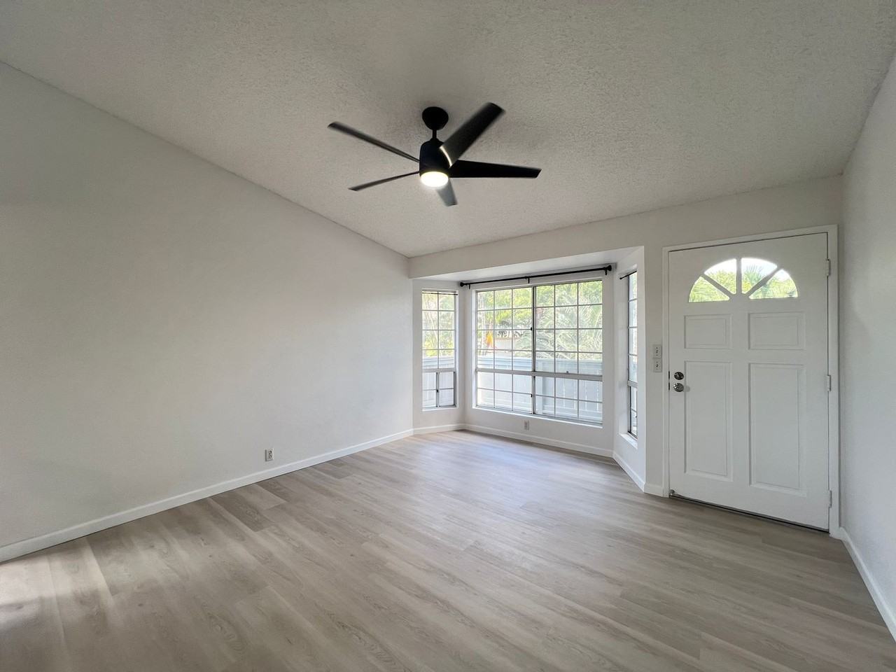 480 Mananai Pl #12T - Photo 3 of 21