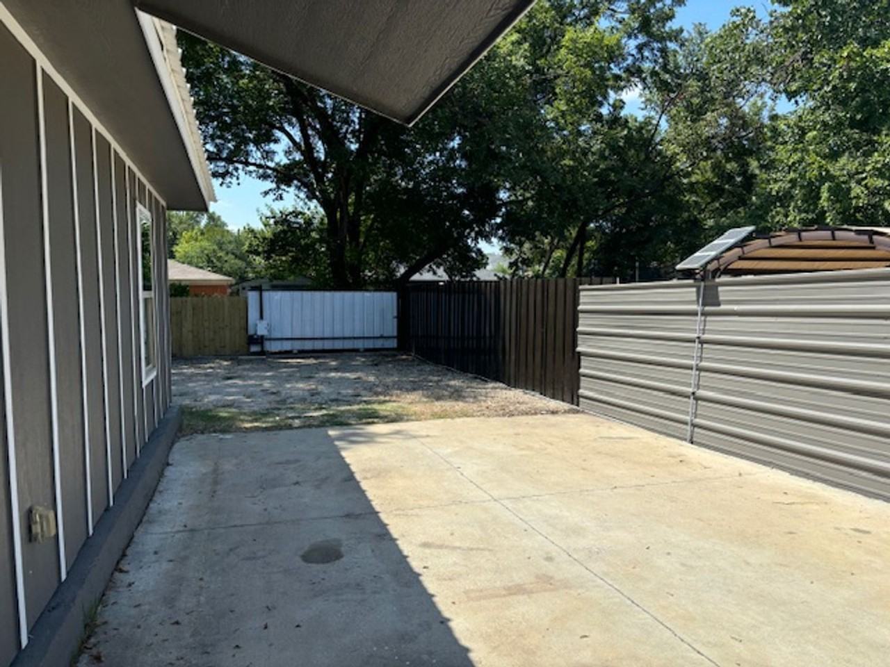 8714 Quinn St - Photo 3 of 15