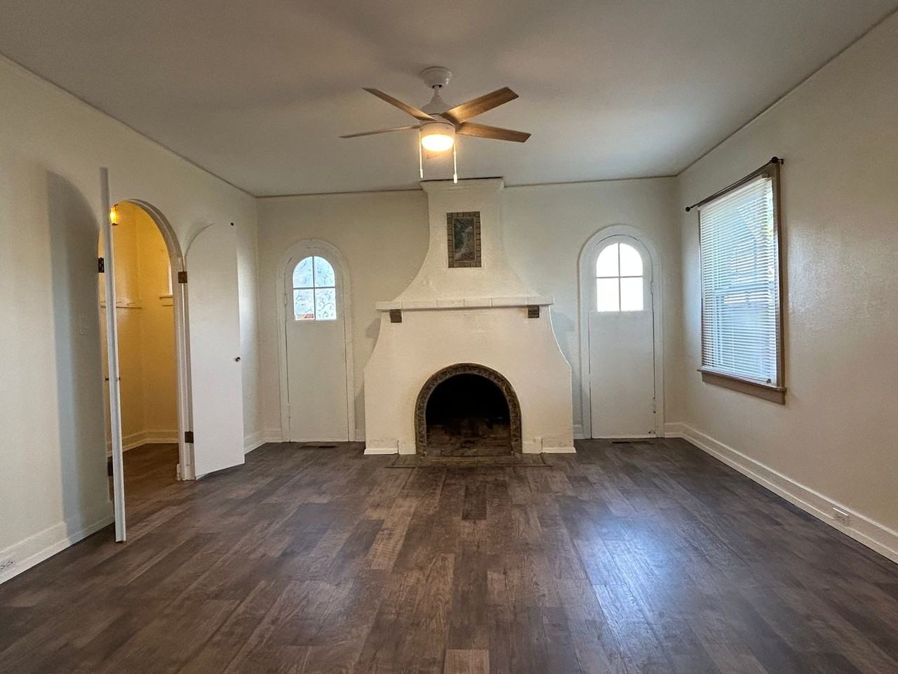 1305 Montgomery St - Photo 2 of 13