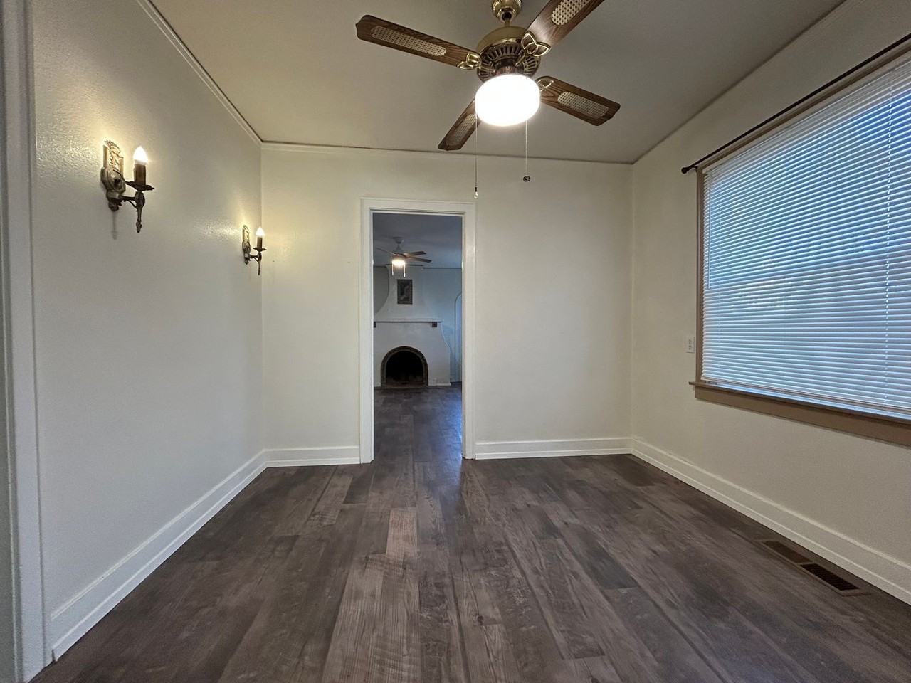 1305 Montgomery St - Photo 5 of 13