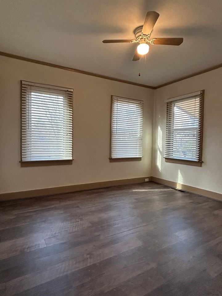 1305 Montgomery St - Photo 6 of 13