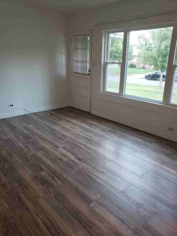 366 Avery Ave - Photo 2 of 10