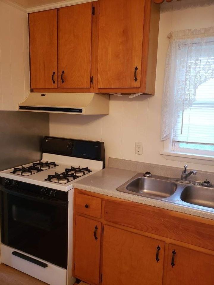 366 Avery Ave - Photo 3 of 10