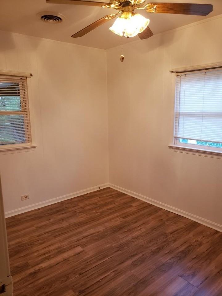 366 Avery Ave - Photo 4 of 10