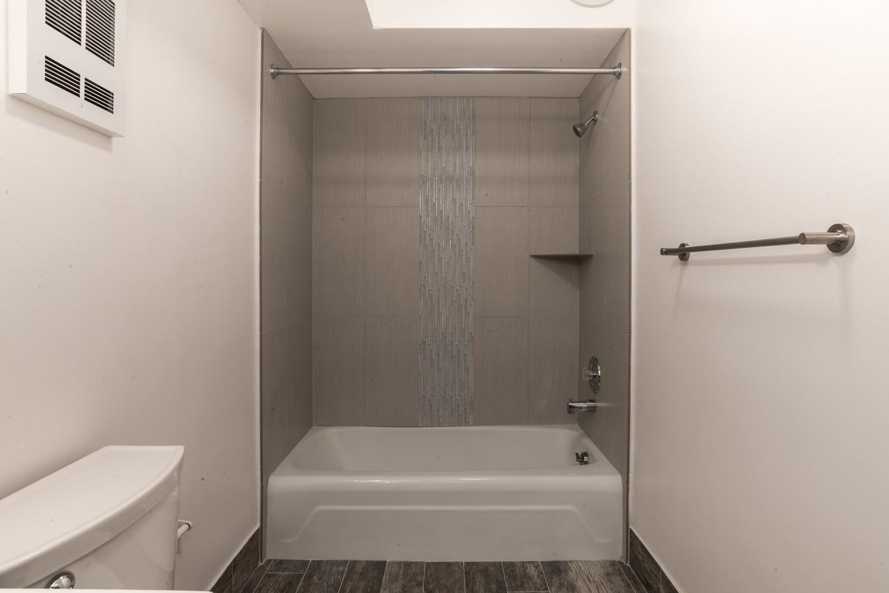 1675 Nw 4th Ave - Photo 2 of 18