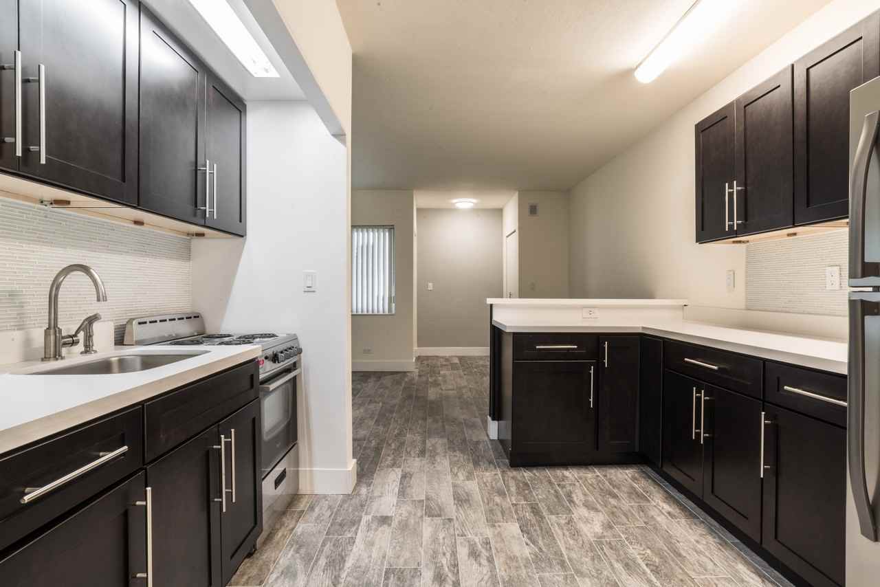 1675 Nw 4th Ave - Photo 4 of 18