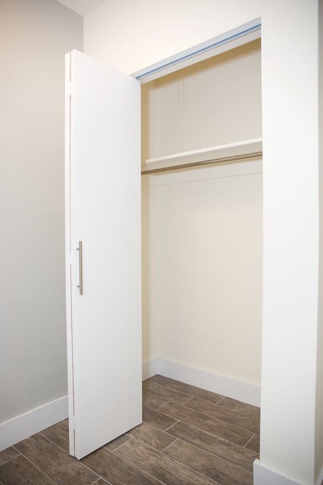 1675 Nw 4th Ave - Photo 5 of 18