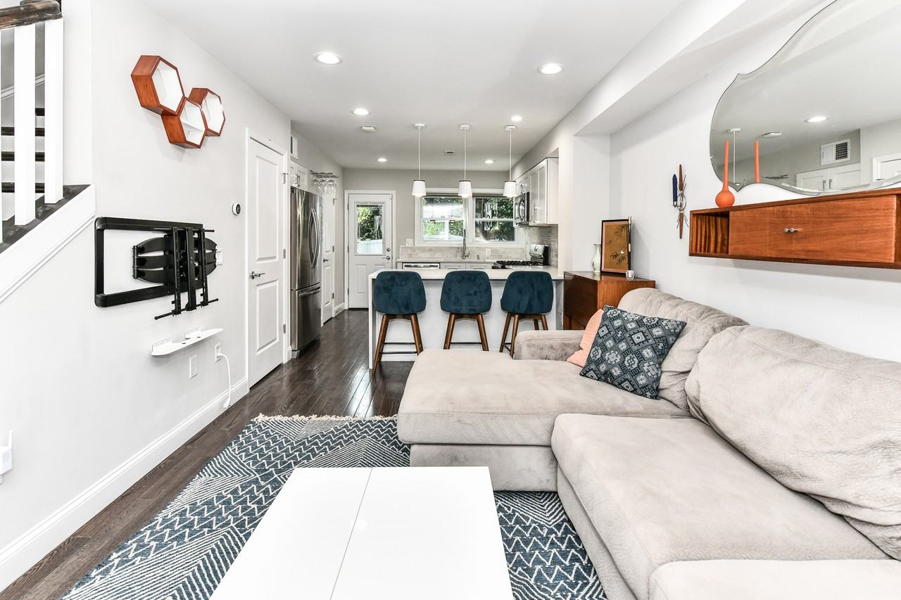 1350 Dexter Ter Se - Photo 6 of 21