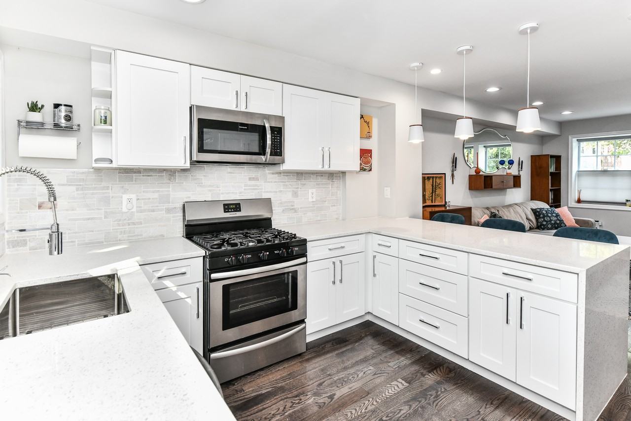 1350 Dexter Ter Se - Photo 2 of 21