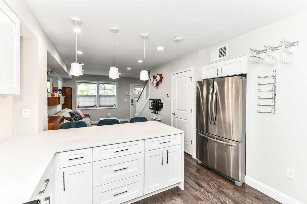 1350 Dexter Ter Se - Photo 3 of 21