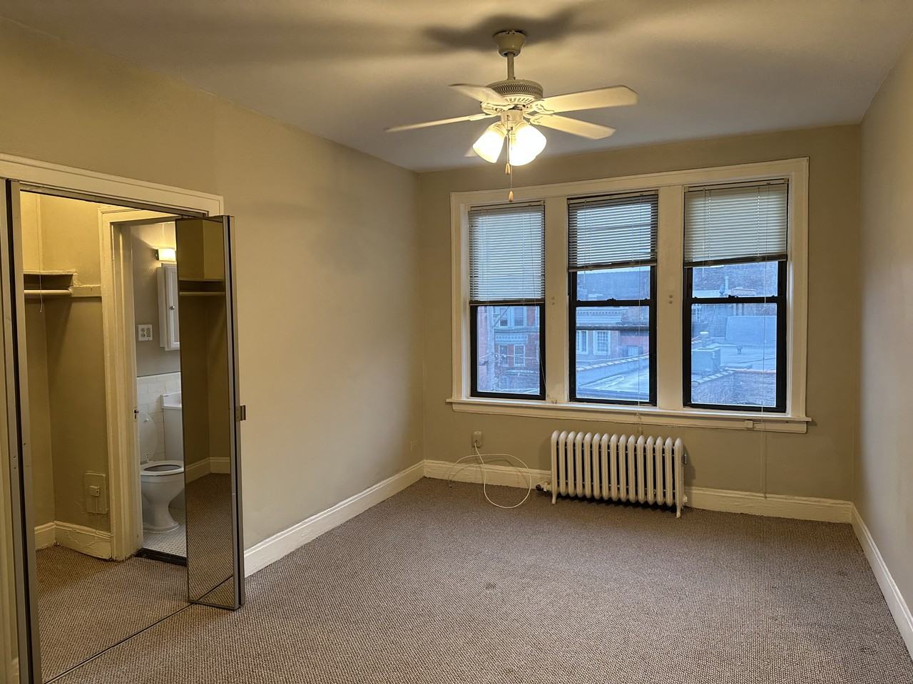 537 W Deming Pl #413 - Photo 2 of 16