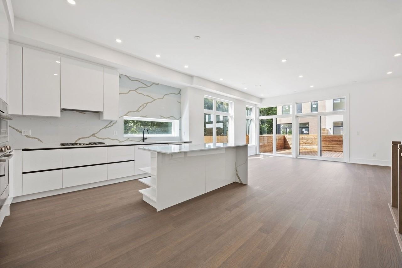 20 Lou Parsons Way - Photo 3 of 34