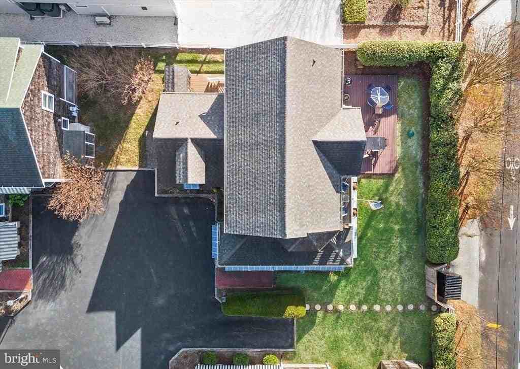 330 Garfield Parkway - Photo 2 of 50