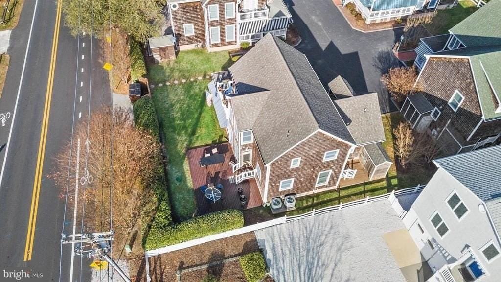 330 Garfield Parkway - Photo 5 of 50