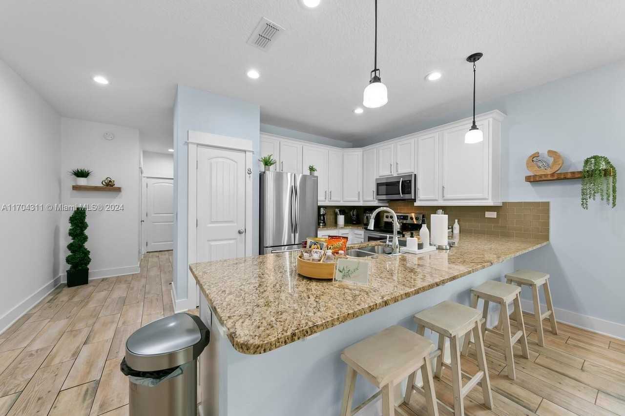 412 South 5th Street - Photo 7 of 29