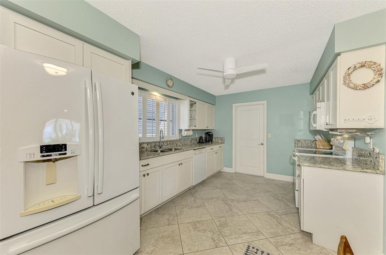 2643 Lear Rd - Photo 6 of 36