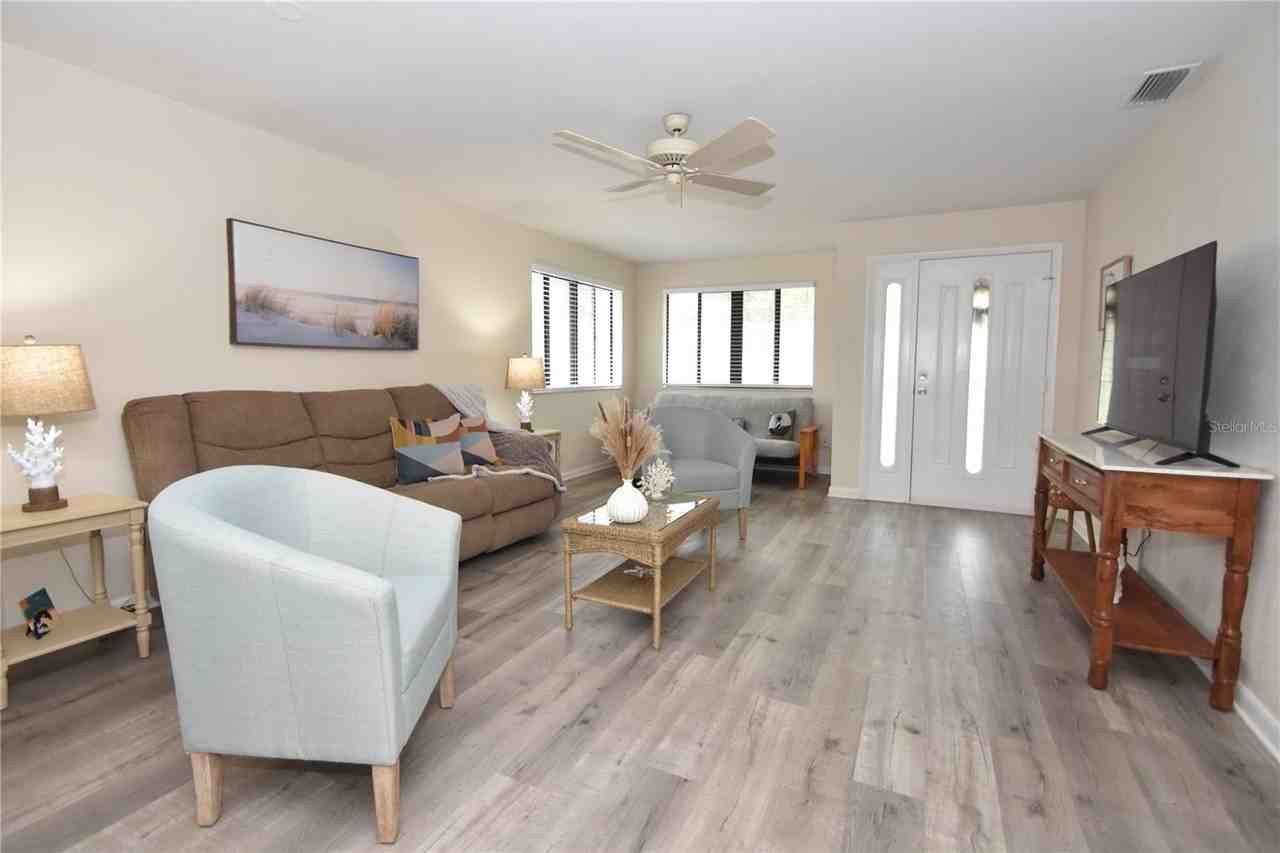 18 Covington Lane - Photo 4 of 44