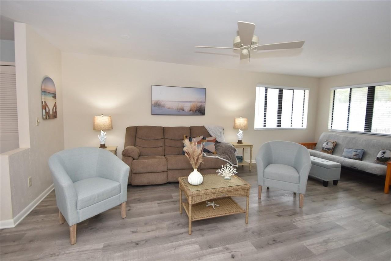 18 Covington Lane - Photo 7 of 44