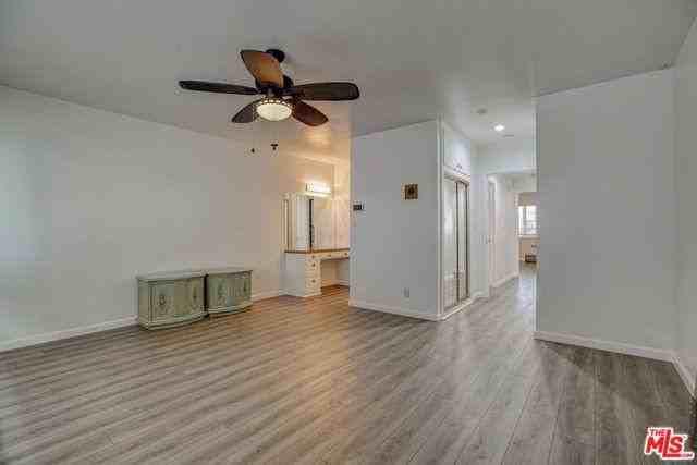 5325 Senford Ave - Photo 3 of 8