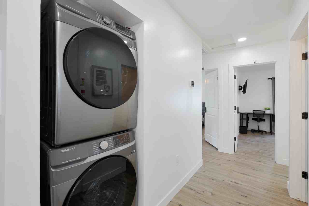 N 18th St - Photo 4 of 27