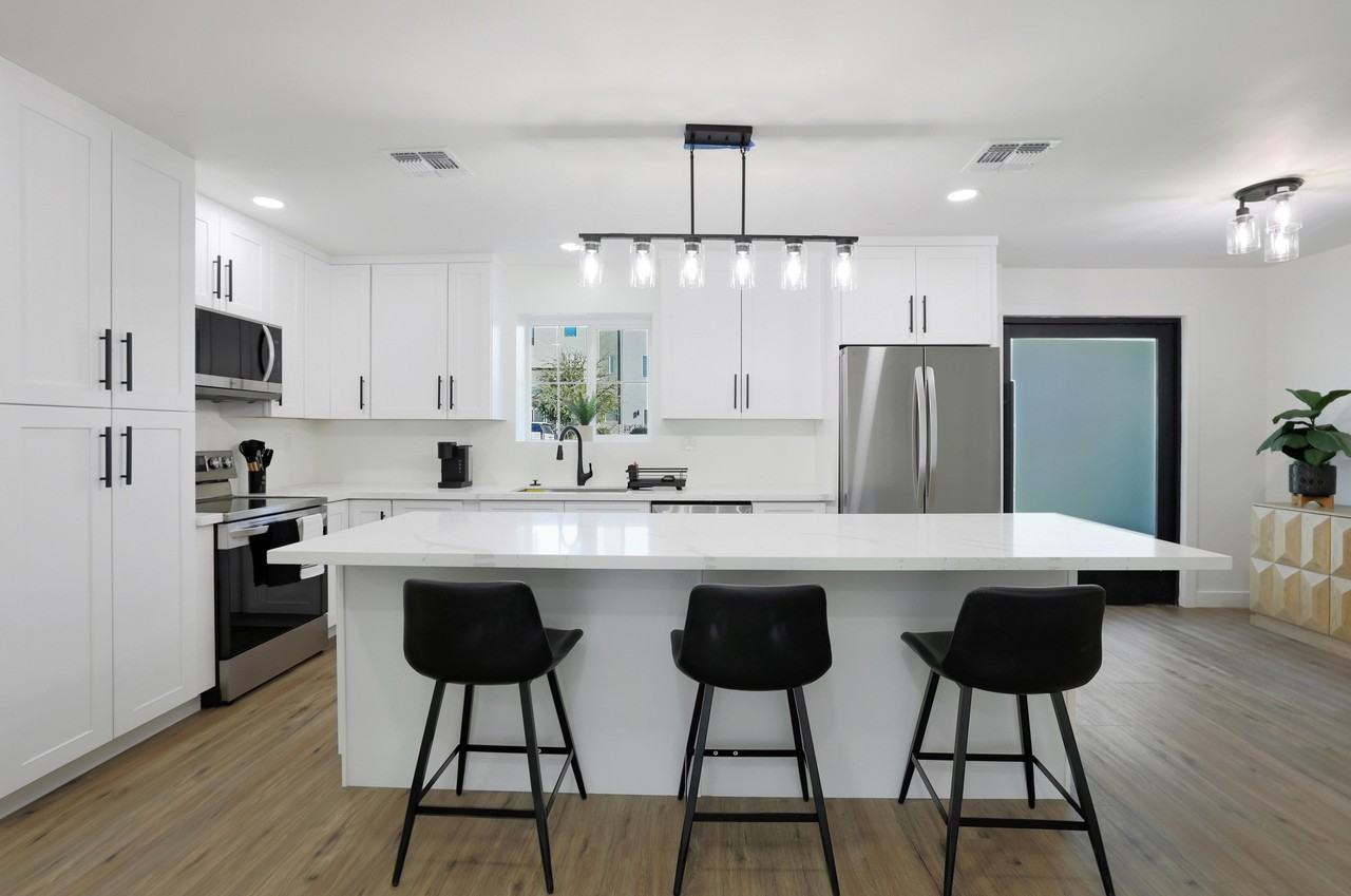 N 18th St - Photo 2 of 27