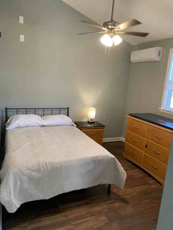 Stanford Dr - Photo 7 of 9