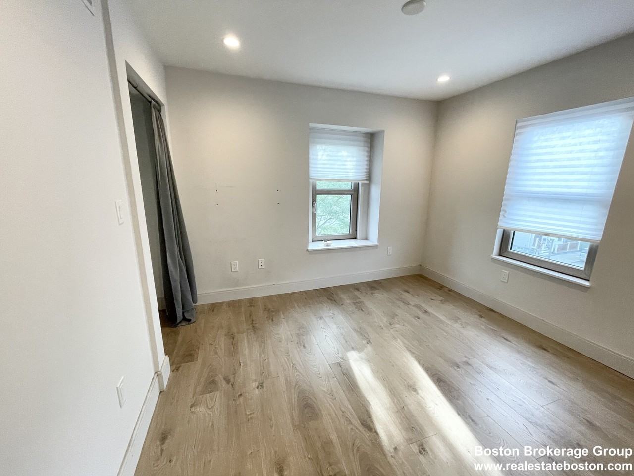 118 Buttonwood St #3 - Photo 5 of 11