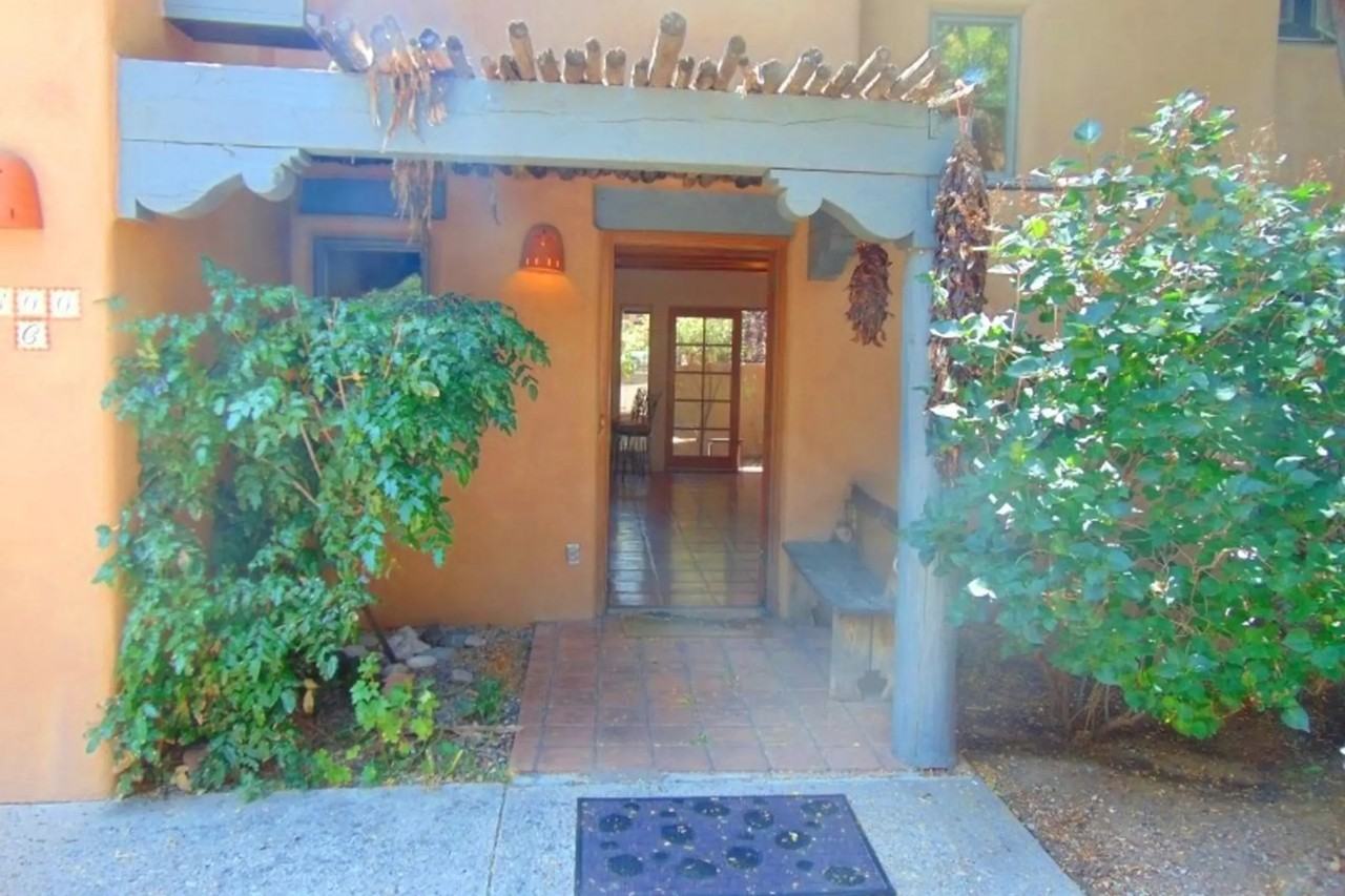 600 Griffin St Apt C - Photo 2 of 33