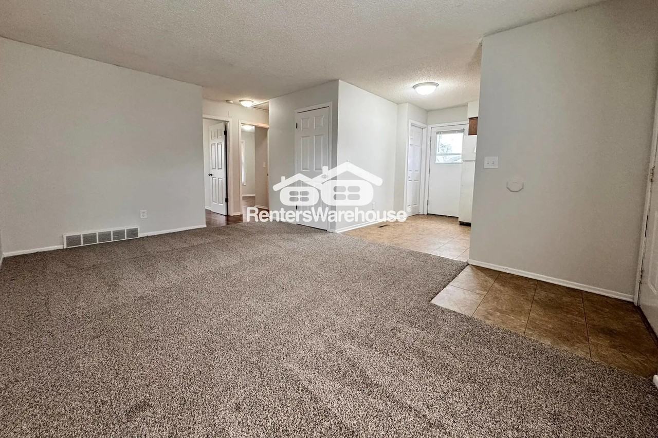 830 Hartford Ave - Photo 2 of 13