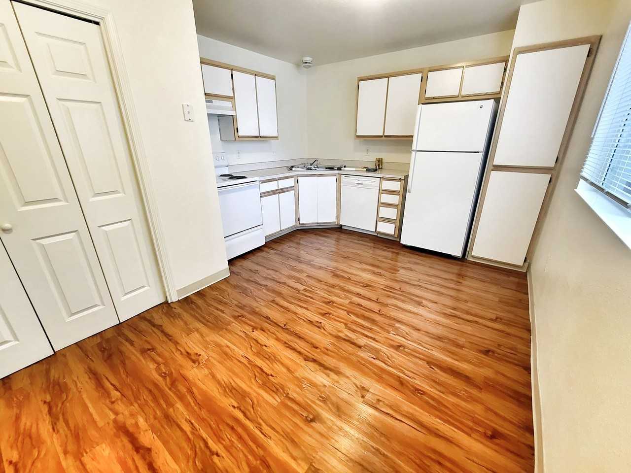 1706 S Eagleson Rd #101 - Photo 2 of 11