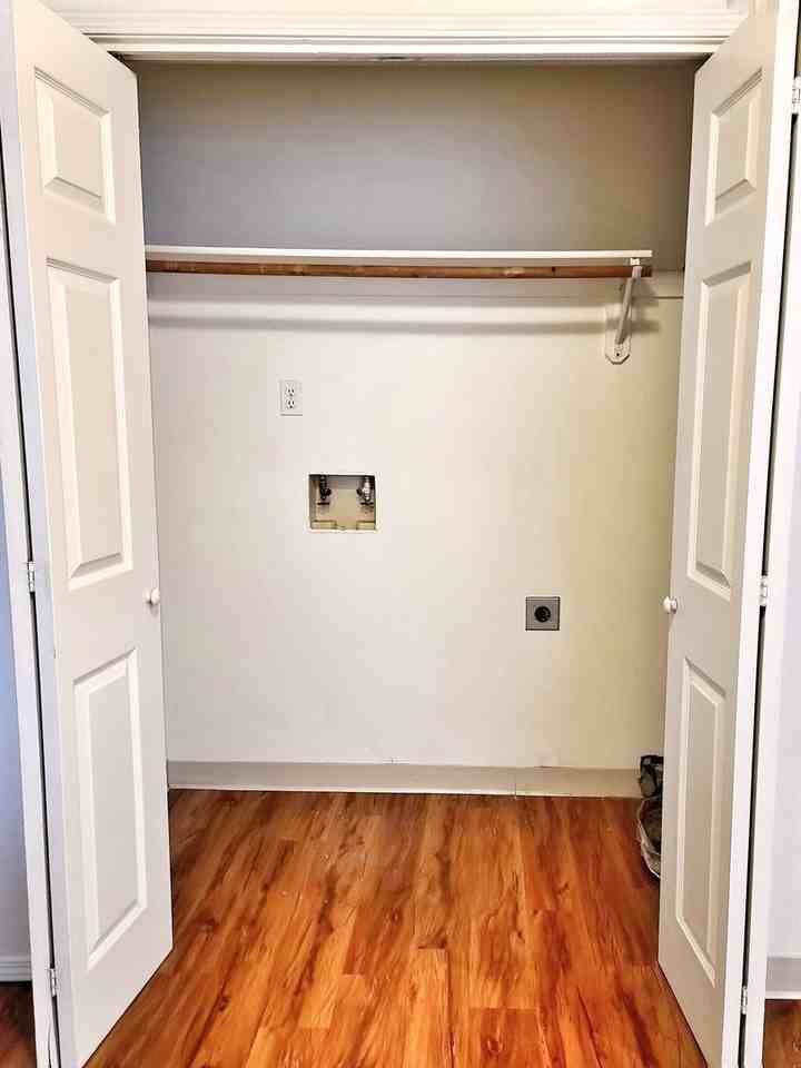 1706 S Eagleson Rd #101 - Photo 3 of 11