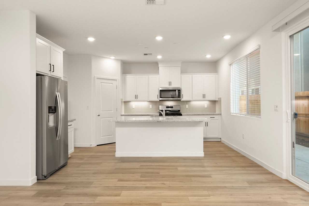 1841 Figg St - Photo 2 of 16