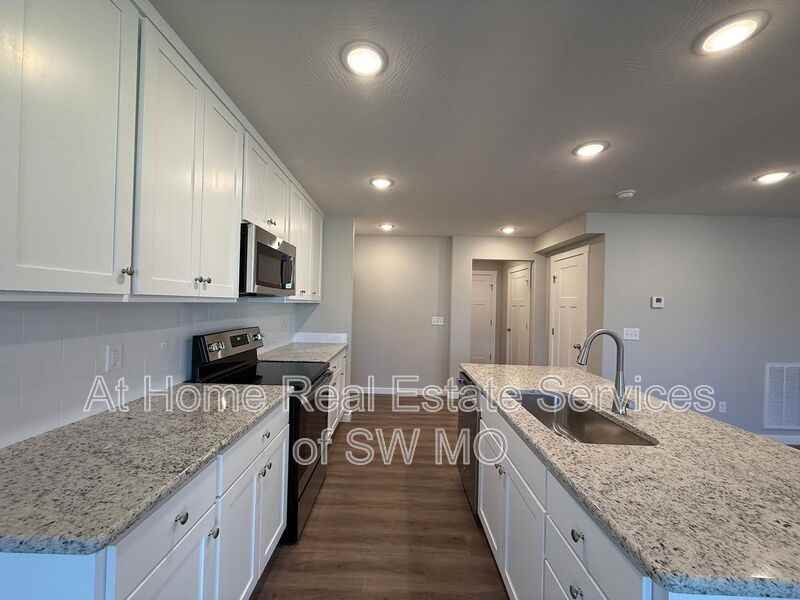 1000 S Rimes Ave - Photo 3 of 13