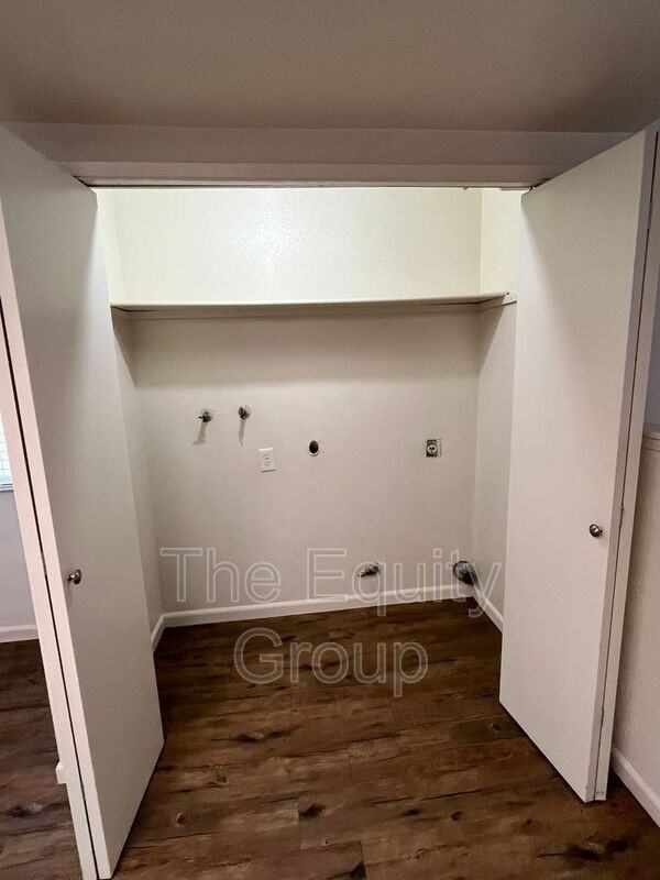 4052 W Meadow Ave - Photo 6 of 18
