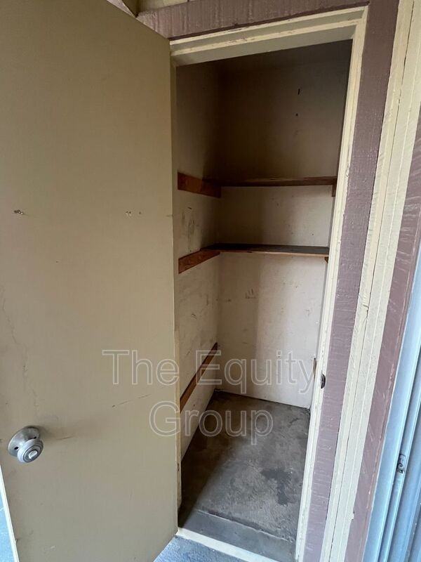 4052 W Meadow Ave - Photo 7 of 18