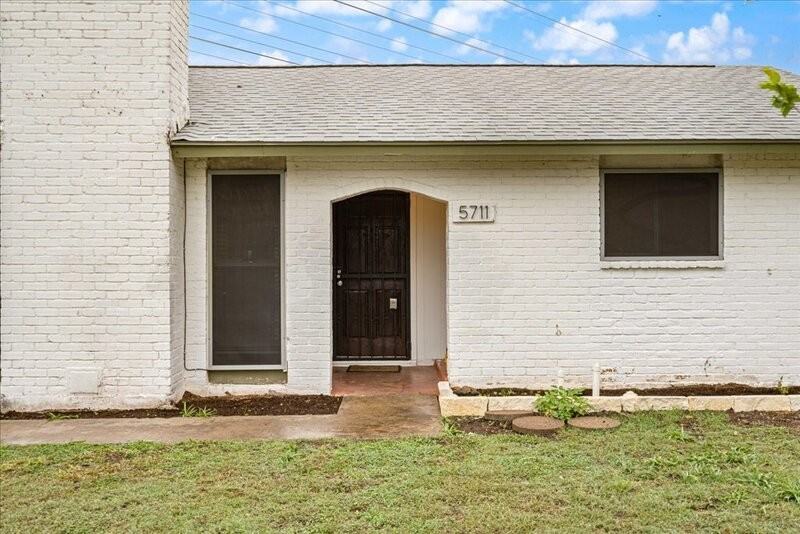 5711 Emerald Forest Dr - Photo 2 of 27