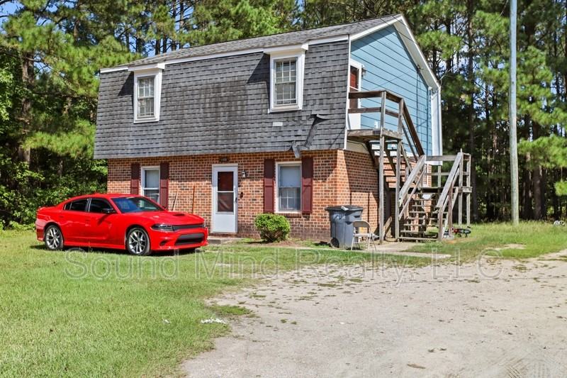 1409 Sportsman Trl - Photo 2 of 10