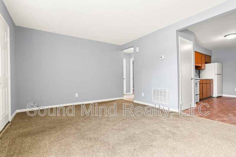 1409 Sportsman Trl - Photo 3 of 10
