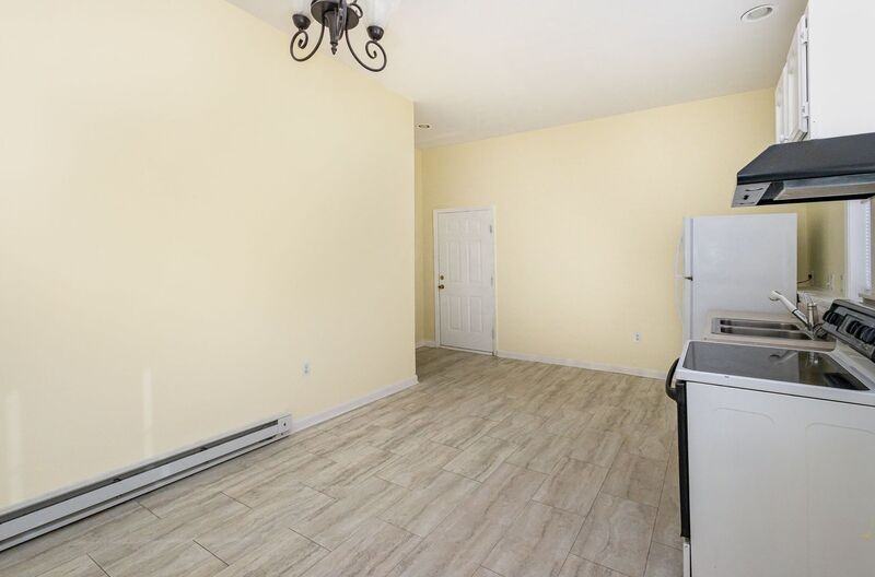 1440 Hartwood Rd - Photo 3 of 26