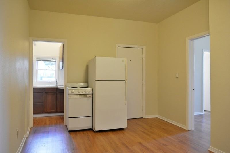 2704 Ne Sandy Blvd - Photo 3 of 16