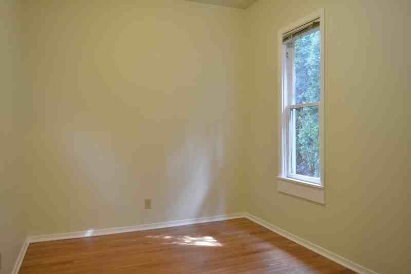 2704 Ne Sandy Blvd - Photo 5 of 16