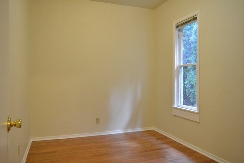 2704 Ne Sandy Blvd - Photo 6 of 16